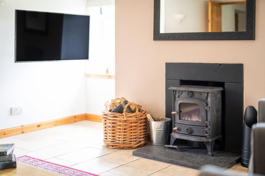 Cosy & Rustic Retreat - Woodland Cottage. Nairn Dış mekan fotoğraf