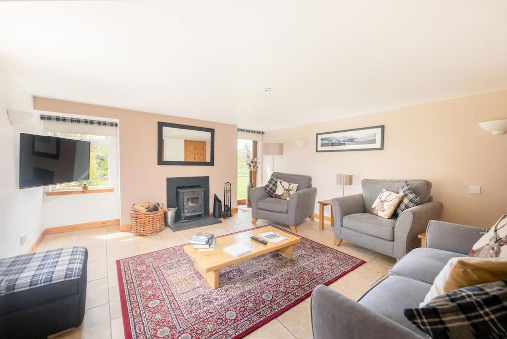 Cosy & Rustic Retreat - Woodland Cottage. Nairn Dış mekan fotoğraf